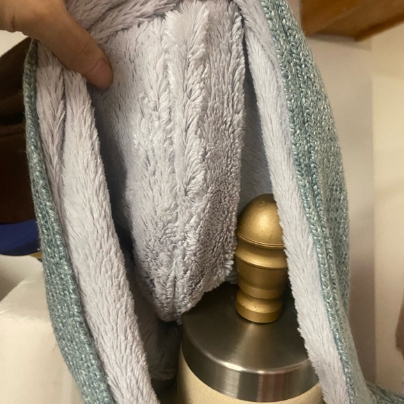 Aventura blue vest size small - Picture 7 of 7